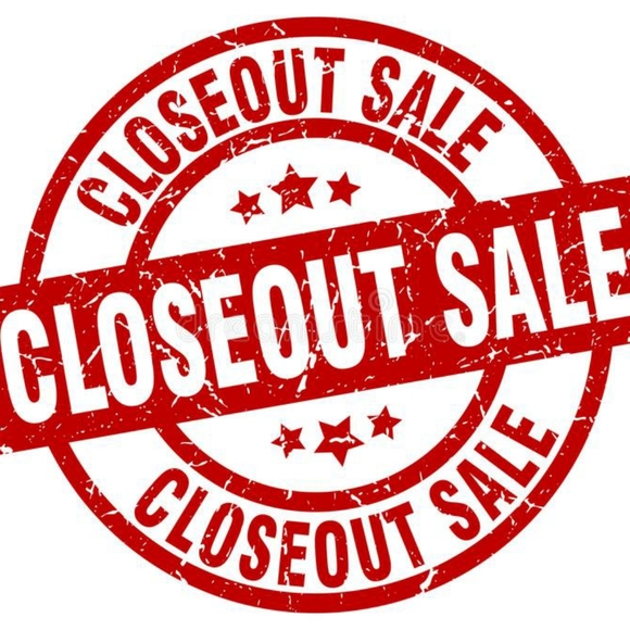 πHelp Me Closeout My Closet - Picture 4 of 5